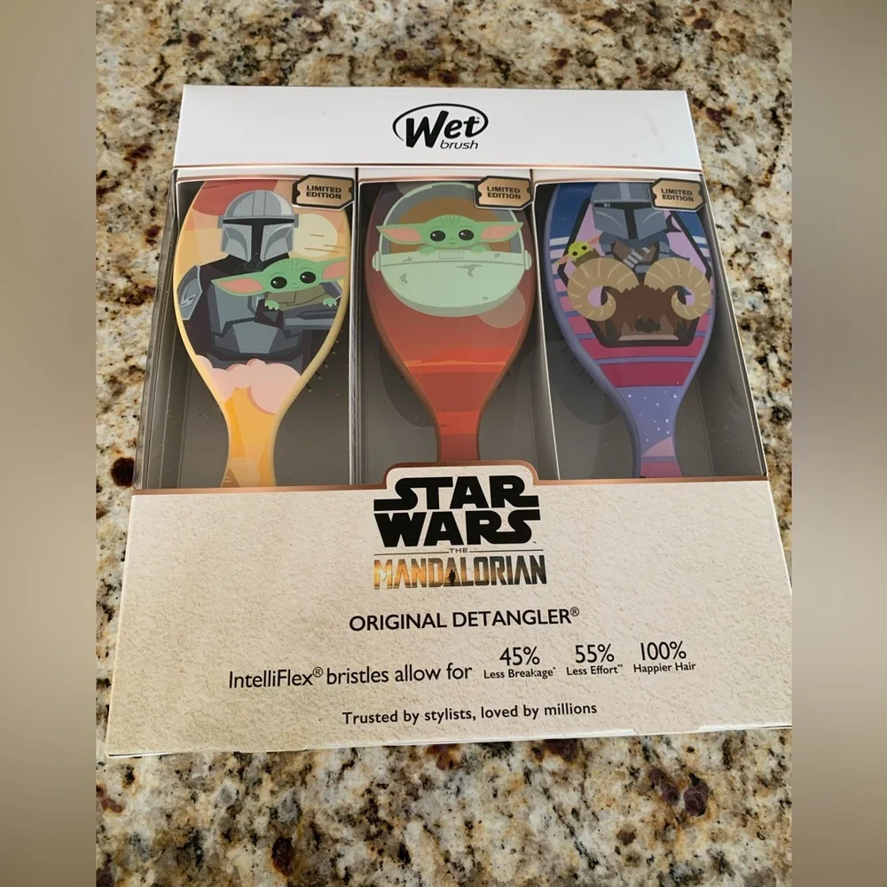 🆕 Limited Edition Wet Brush Detangling Bundle - Star Wars wet brush set! 2 left!